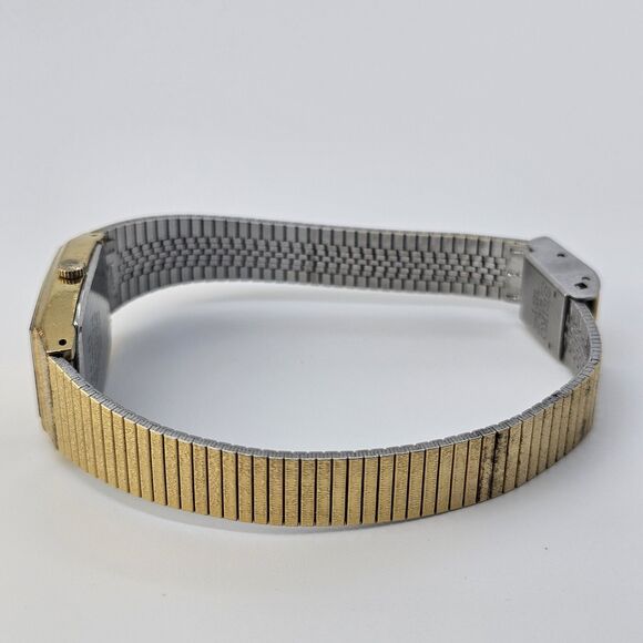 VTG Seiko Women Watch 20MM Gold Dial Bracelet Band Up to 7.5" New Battery - Picture 9 of 16
